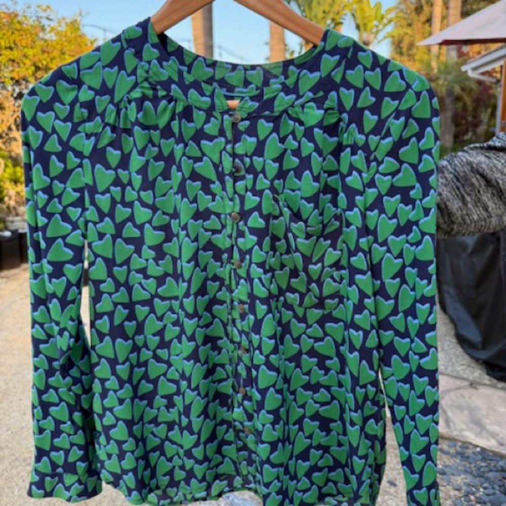 Anthropologie 30 of 52 Conversations heart print button down blouse size 04P.